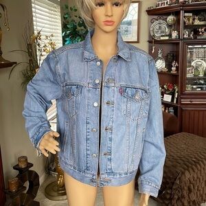 Brand New Levi’s Button Up Ex-Boyfriend Trucker Jacket Denim Jean Jacket